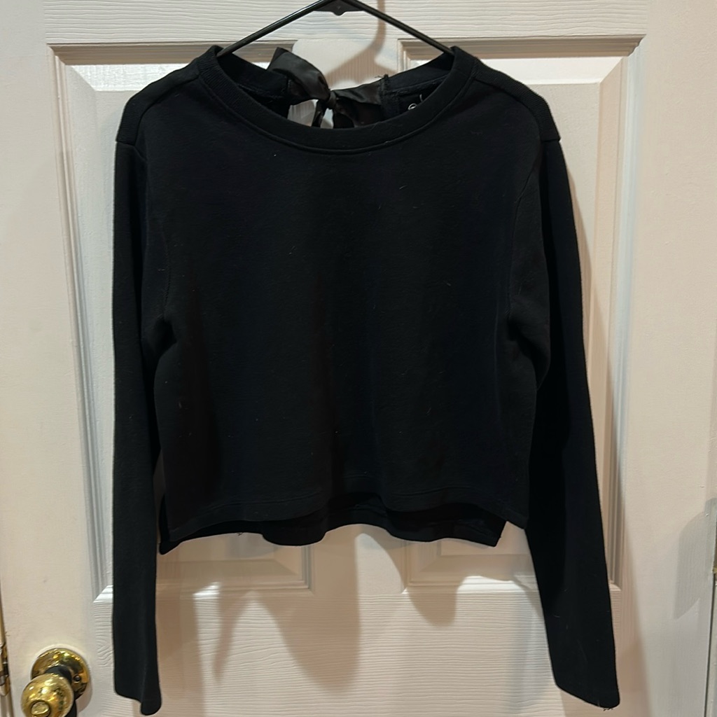 Grey State Black Cropped Sweater With Split Sides Size Medium